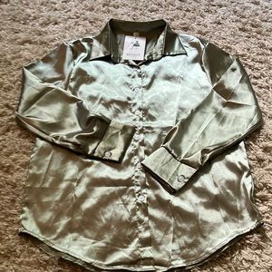 NWT Shiny green/gray blouse